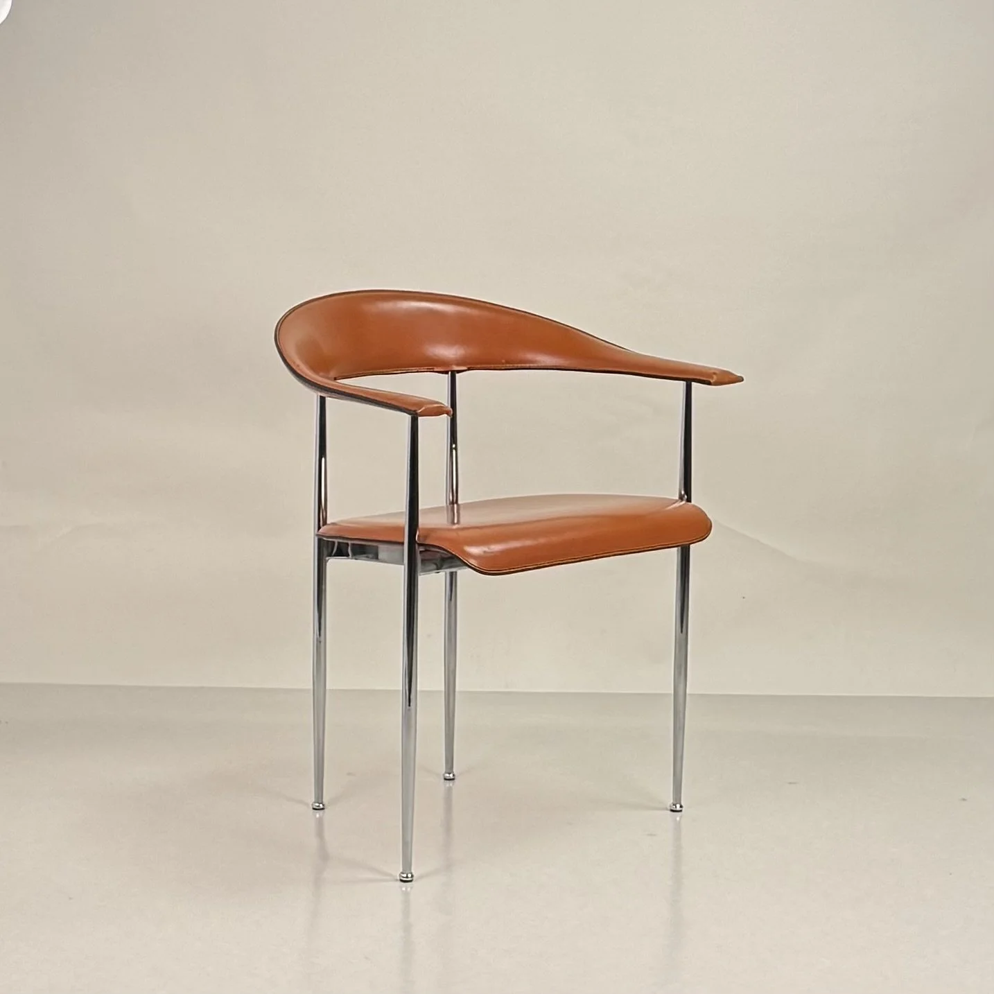 イタリア Fasem P40チェア 80'sヴィンテージ ラバー ダイニング ④ Pair of Vintage Cognac Leather P40 Chairs by Vegni & Gualtierotti